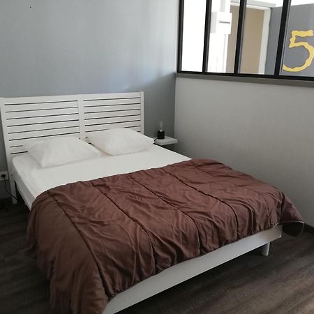 Appart-Alma Saint Laurent sur Sevre Bagian luar foto